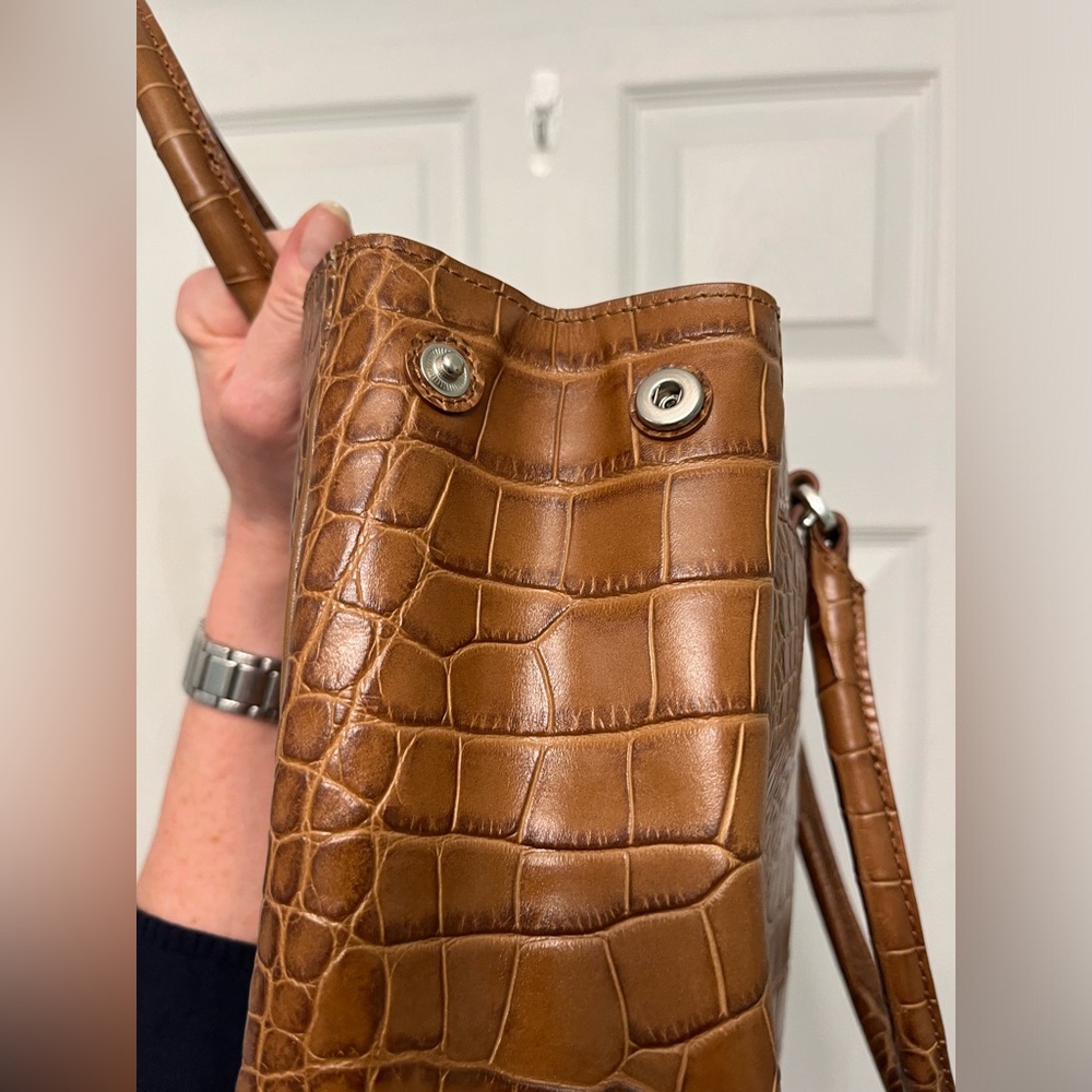 NWOT Brighton crocodile embossed leather shoulder bag - Picture 6 of 10